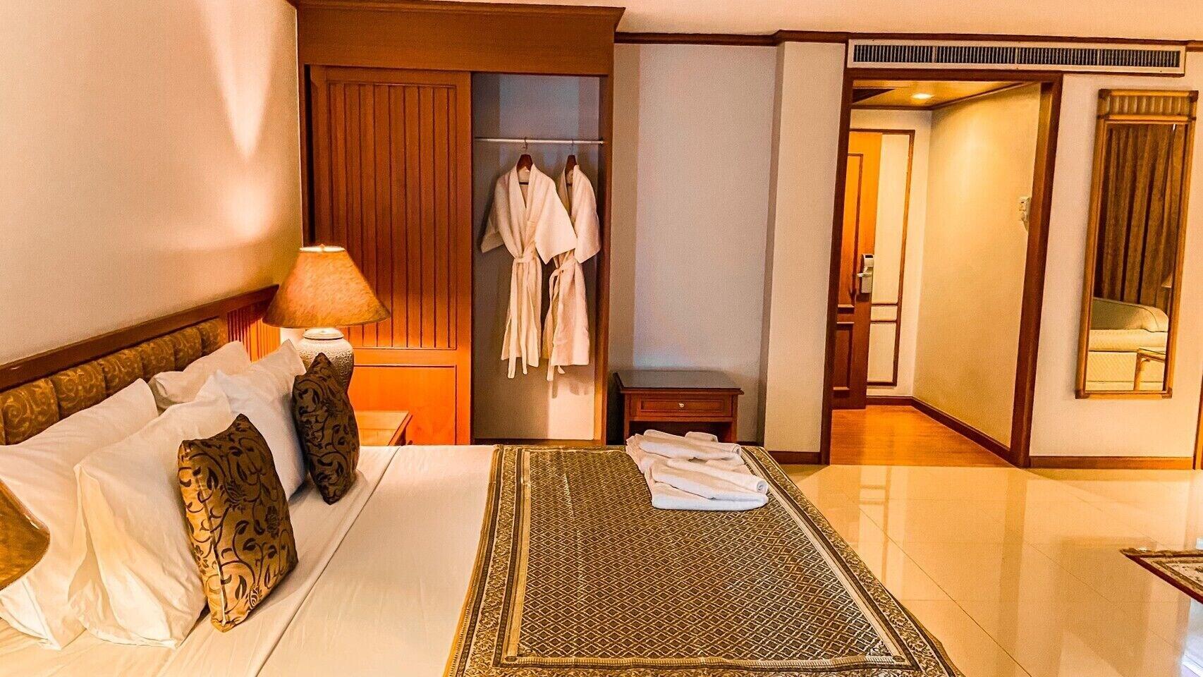 K Park Grand Hotel Sha Plus Certified Surat Thani Ngoại thất bức ảnh
